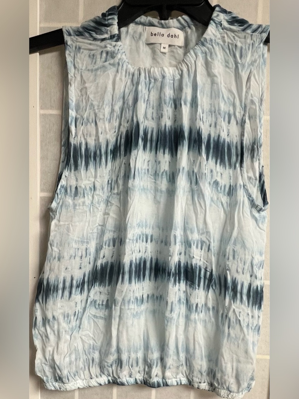 Bella Dahl Top Women’s Sz medium Tie Dye Sleeveless Rayon Blue White